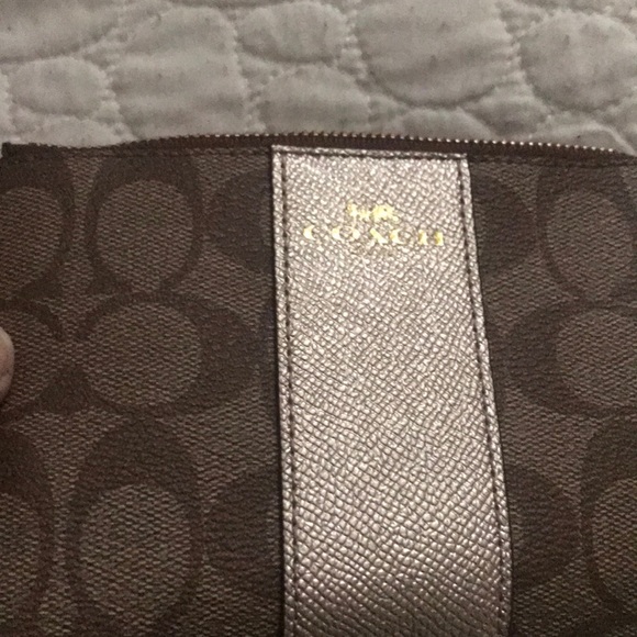 NWT authentic Coach wristlet - Picture 6 of 6